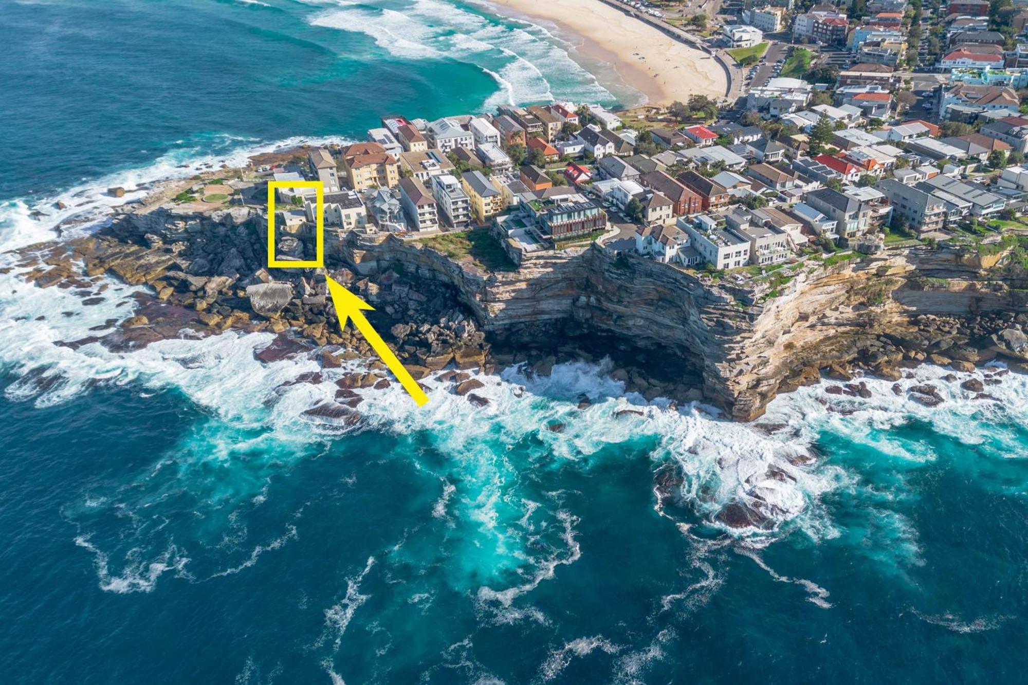 Upscale Cliffside Studio With Ocean Views North Bondi シドニー エクステリア 写真
