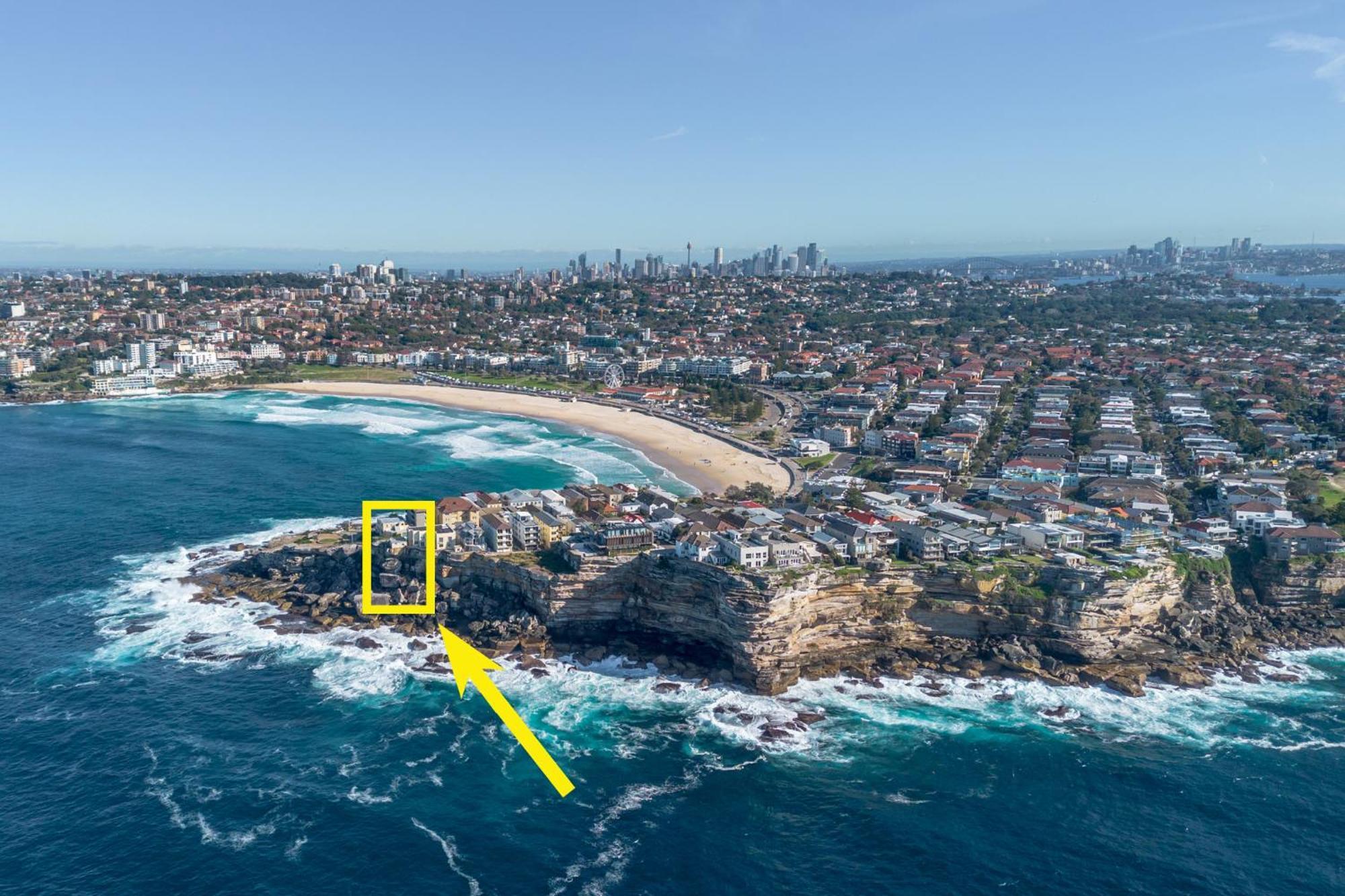Upscale Cliffside Studio With Ocean Views North Bondi シドニー エクステリア 写真